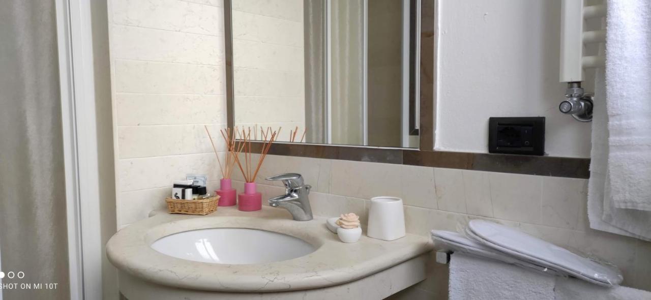 Hotel Villa Platani ริชชิโอเน ภายนอก รูปภาพ